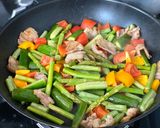 Hình bước làm 4 của món Măng Tây Ớt Chuông Xào Thập Cẩm