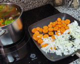 Foto del paso 1 de la receta: Noodles de pollo con verduras