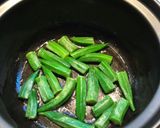 รูปขั้นตอนการทำที่ 2 ของ แกงไก่กระเจี๊ยบเขียวมาซาลา (Chicken okra masala)