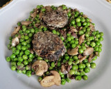Foto del paso 7 de la receta: Guisantes con champiñones y morcilla