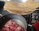 Foto del paso 1 de la receta: Estofado de mollejas y corazones con espaguetis