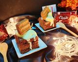 A picture of step 9 of Candi Biscuit Brownie 🤎🤎.