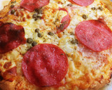 Foto del paso 3 de la receta: Pizza amb cuixot salat, dolç, salami i alcaparras amb vinagre