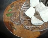 A picture of step 5 of Brongkos Tofu and Black-Eyed Peas Stew.