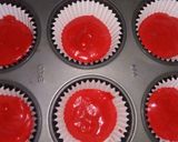 A picture of step 10 of 3 colour Cupcakes.