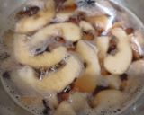 Foto langkah ke 2 dari resep Spiced Honey Pear Tea.
