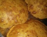 A picture of step 5 of Bedmi puri.