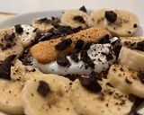 Foto del passaggio 2 della ricetta Porridge al cacao con banana, yogurt e cioccolato
