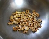 शुगर फ्री ड्राई फ्रूट्स के लड्डू(sugar free dry fruit ke laddu recipe in hindi) रेसिपी चरण 2 फोटो