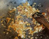 Foto langkah ke 2 dari resep Nasi goreng magelangan minimalis.