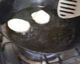 A picture of step 2 of Meethi puri.