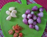 Foto langkah ke 2 dari resep Mie Kangkung.