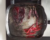 Foto del paso 2 de la receta: Salsa Roja Asada de Chile de Árbol