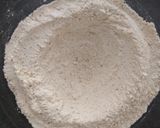 Foto del paso 1 de la receta: Pan casero de harina integral