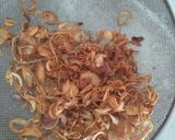 A picture of step 3 of Crispy Fried Shallot.