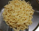 Hình bước làm 3 của món Indomie Mee Goreng (Mì xào Indo)