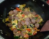 Foto langkah ke 5 dari resep Mie Goreng Sosis.