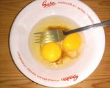 Foto langkah ke 2 dari resep Telur Dadar Daun Bawang.