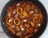 Foto del paso 11 de la receta: Cazuela de butifarra y calamares con pimiento escalivado