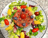 Foto del paso 3 de la receta: Tartar de salmón 🐟 aguacate 🥑 y mango 🥭