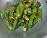 A picture of step 5 of Stuffed garlic bhindi.