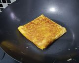 Foto langkah ke 4 dari resep Sandwich Telur Dadar.