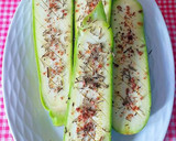 Foto del paso 1 de la receta: Calabacines asados al horno con guindilla picantes
