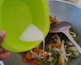 Foto langkah ke 3 dari resep Tumis jamur tiram, buncis, wortel.