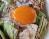 รูปขั้นตอนการทำที่ 1 ของ มาม่าผัดไข่ออนเซ็น