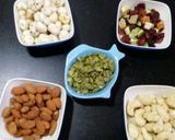 A picture of step 4 of Makhana cocktail.