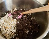A picture of step 3 of Oreo rice crispes bar.