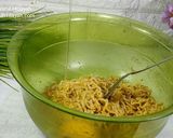 Foto langkah ke 1 dari resep Mie Terompet Jajanan Anak SD.