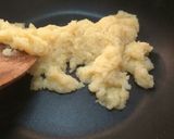 A picture of step 3 of Aloo ka halwa.