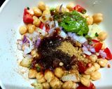 A picture of step 5 of Chole Aloo Dahi Papdi Chaat.