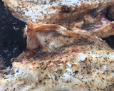 Foto del paso 2 de la receta: Dorada a la espalda, aceite y sal