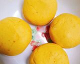 Hình bước làm 3 của món Bánh bí đỏ nhân dừa