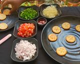 মোনাকো বিস্কুট পিজ্জা(biscuit pizza recipe in Bengali) রেসিপি ধাপ - 1 ছবি