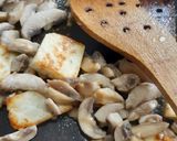 A picture of step 2 of Creamy Mushroom Palak Paneer.