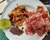 รูปขั้นตอนการทำที่ 1 ของ หมูผัดกะปิใส่พริกแห้ง