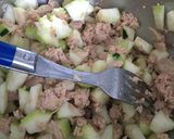 Une image de l'étape 2 de Petits soufflés de thon aux courgettes.