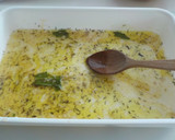 Foto del paso 6 de la receta: Pechuga de pollo marinada, macerada, al horno y alioli