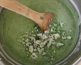 A picture of step 5 of Blue Cheese and Spinach Cream Soup.