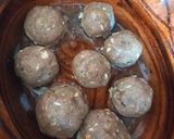 A picture of step 4 of Meatballs in Tomato Sauce.