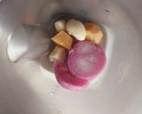 Foto langkah ke 1 dari resep Soto mie Babi.