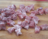 Foto del paso 2 de la receta: Aguja de cerdo guisada con verduras