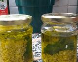 Foto del paso 4 de la receta: Ajos en aceite y albahaca
