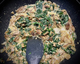 Foto del paso 3 de la receta: Rigatoni con salsa de Cabrales, espinacas y setas