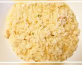 A picture of step 3 of Risotto al salmone e timo.