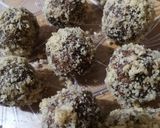 صورة لخطوة 3 من وصفة كرات التمر السريعة
