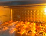 Foto langkah ke 5 dari resep Bolen Pisang Keju Coklat.